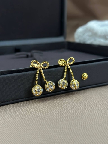 Valentino серьги артикул 412078ZR в интернет-магазине «GLOBESTYLE»