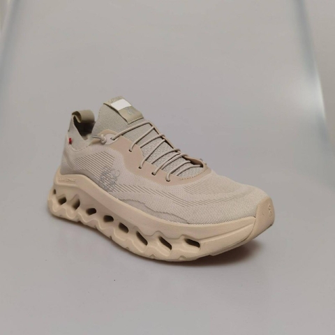 Loewe кроссовки артикул 320837UV в интернет-магазине «GLOBESTYLE»