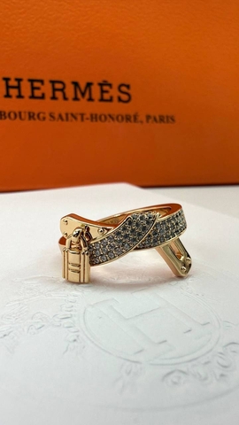 Hermes Kelly Gavroche кольцо артикул 579880XG в интернет-магазине «GLOBESTYLE»