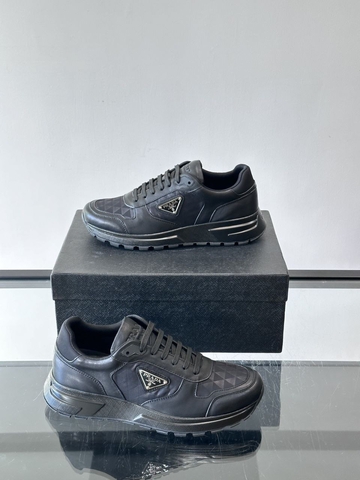 Prada кроссовки артикул 546937HJ в интернет-магазине «GLOBESTYLE»