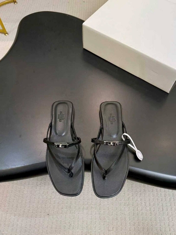 Hermes шлепанцы артикул 434870VV в интернет-магазине «GLOBESTYLE»