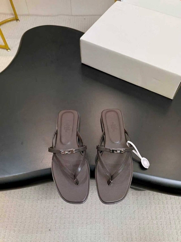 Hermes шлепанцы артикул 908919WJ в интернет-магазине «GLOBESTYLE»