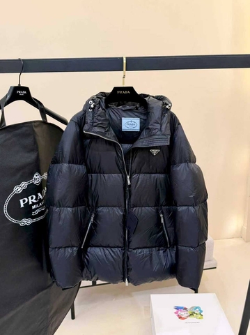 Prada пуховик 495112AB в GLOBESTYLE