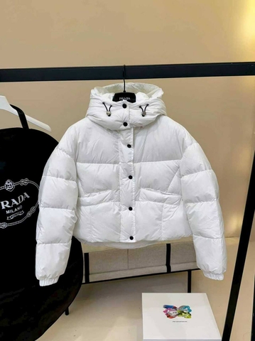 Prada пуховик 424327KU в GLOBESTYLE