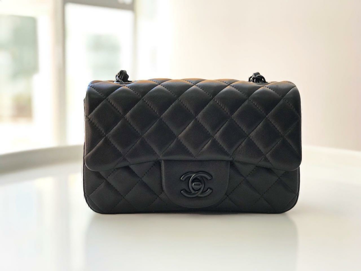 Chanel сумка черный натуральная кожа  в «Globestyle» арт.7021WB