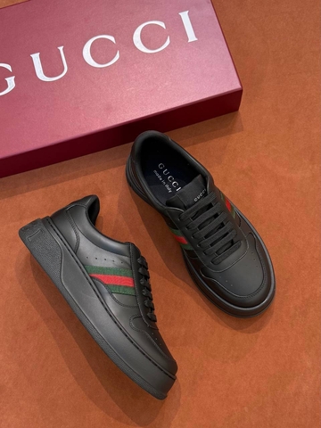 Gucci кроссовки артикул 545996FV в интернет-магазине «GLOBESTYLE»