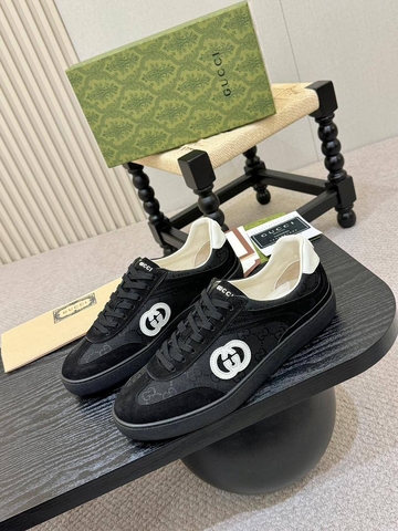 Gucci кроссовки артикул 543517NL в интернет-магазине «GLOBESTYLE»