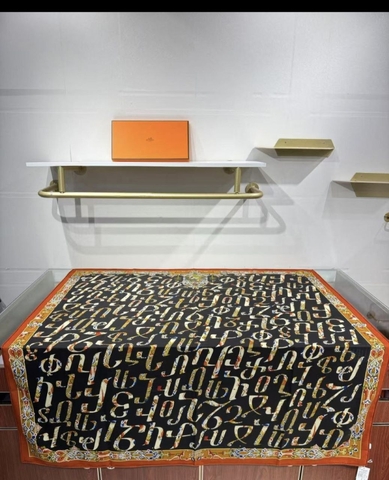 Hermes платок артикул 220126HB в интернет-магазине «GLOBESTYLE»