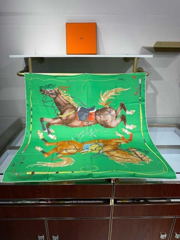 Hermes платок артикул 799979DQ в интернет-магазине «GLOBESTYLE»