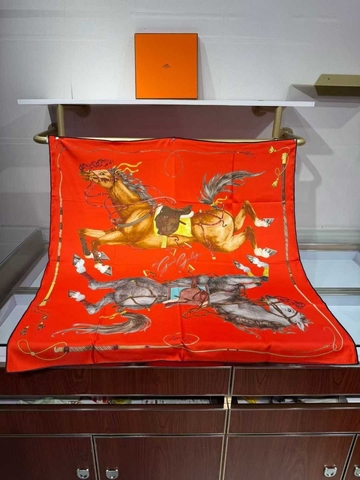 Hermes платок артикул 676975NP в интернет-магазине «GLOBESTYLE»