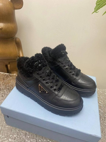 Prada кроссовки артикул 436157FQ в интернет-магазине «GLOBESTYLE»