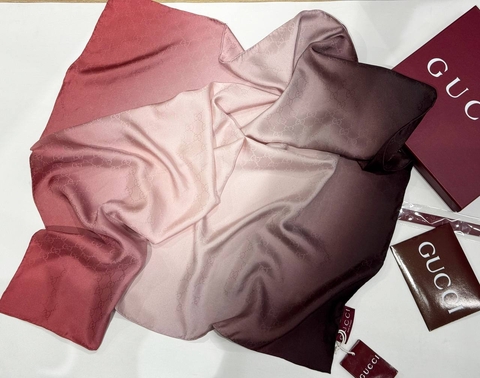 Gucci платок артикул 397725BU в интернет-магазине «GLOBESTYLE»