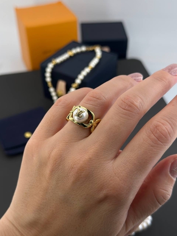 Louis Vuitton кольцо артикул 496097AG в интернет-магазине «GLOBESTYLE»