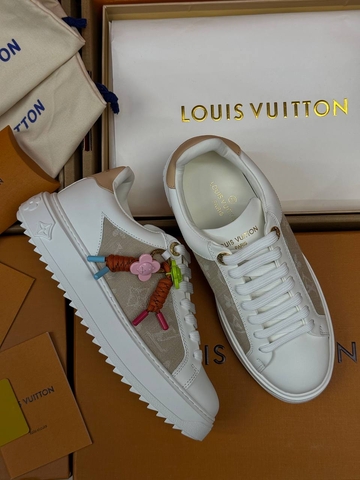 Louis Vuitton Time Out кроссовки женские натуральная кожа текстиль летние весенние / осенние белые премиум 751379OL