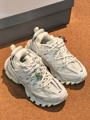 Balenciaga Track Trail Laces кроссовки женские натуральная кожа текстиль летние весенние / осенние белые премиум 736373KI