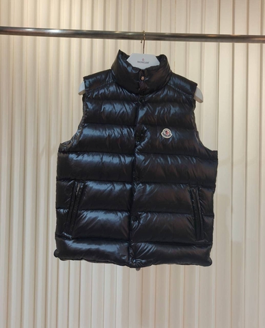 Moncler Tibb жилет 484018FI в GLOBESTYLE