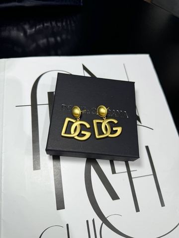 Dolce & Gabbana серьги артикул 830441KN в интернет-магазине «GLOBESTYLE»