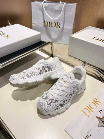 Dior кроссовки 852168ZN в GLOBESTYLE