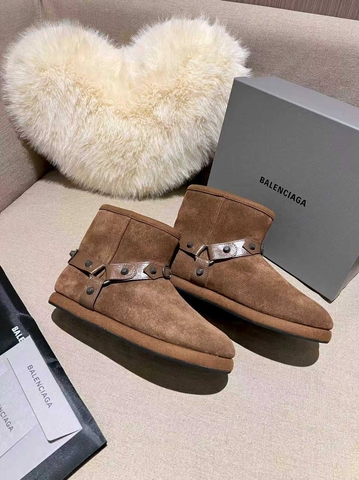 Balenciaga угги артикул 836422EI в интернет-магазине «GLOBESTYLE»