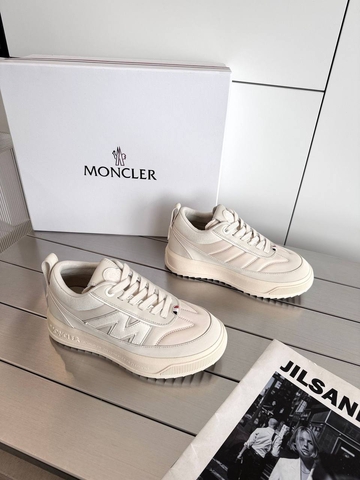 Moncler кроссовки артикул 717240FS в интернет-магазине «GLOBESTYLE»