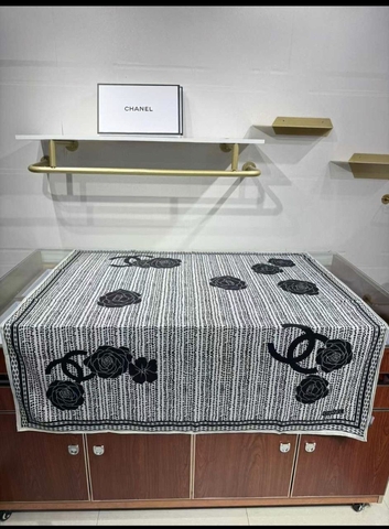 Chanel платок артикул 319369PD в интернет-магазине «GLOBESTYLE»