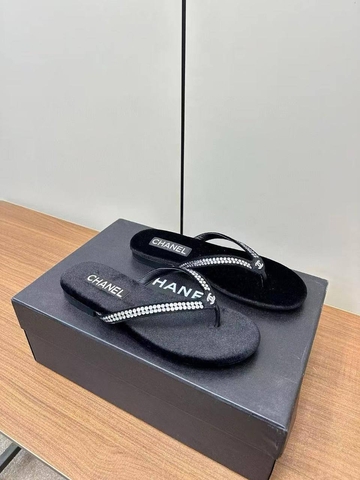 Chanel шлепанцы артикул 893056CQ в интернет-магазине «GLOBESTYLE»