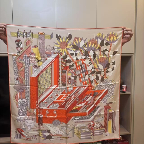 Hermes платок артикул 153354HT в интернет-магазине «GLOBESTYLE»