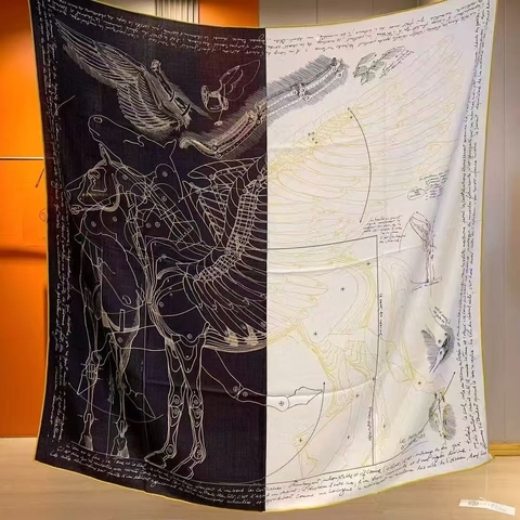 Hermes платок артикул 825952DZ в интернет-магазине «GLOBESTYLE»