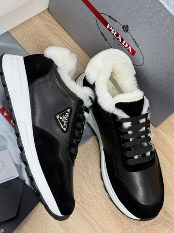 Prada кроссовки артикул 550732WL в интернет-магазине «GLOBESTYLE»