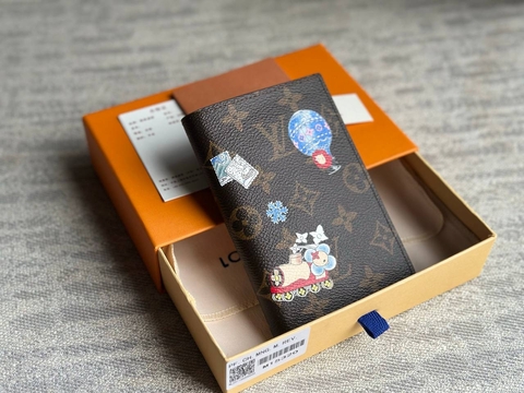Louis Vuitton обложка на паспорт 465644BC в GLOBESTYLE