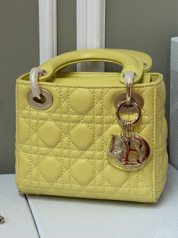 Dior Mini Lady Dior Bag сумка артикул 686334QJ в интернет-магазине «GLOBESTYLE»