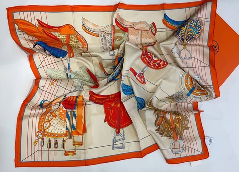 Hermes платок артикул 318788MA в интернет-магазине «GLOBESTYLE»