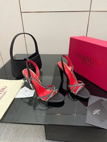 Valentino босоножки 310856UX в GLOBESTYLE