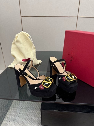 Valentino босоножки 426962JV в GLOBESTYLE