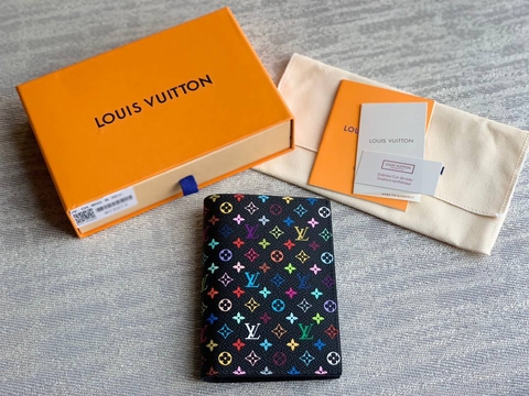 Louis Vuitton обложка на паспорт 474994CQ в GLOBESTYLE