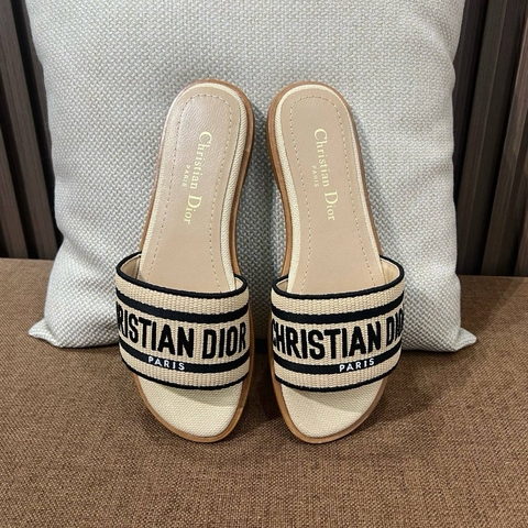 Dior шлепанцы артикул 455435LQ в интернет-магазине «GLOBESTYLE»