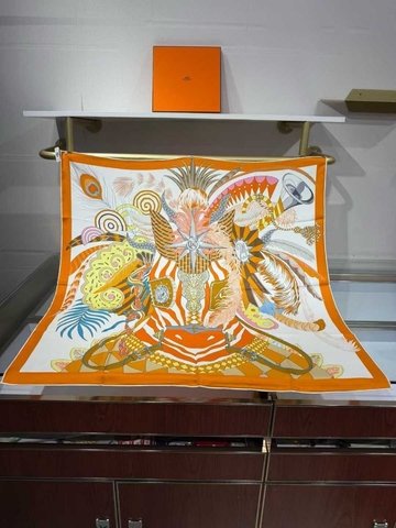 Hermes платок артикул 890769AU в интернет-магазине «GLOBESTYLE»