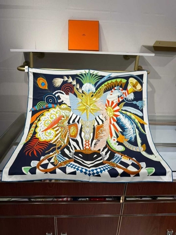 Hermes платок артикул 426903LC в интернет-магазине «GLOBESTYLE»