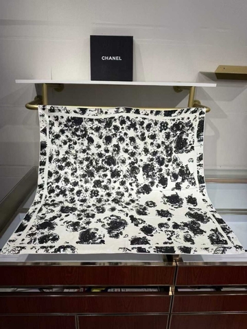 Chanel платок артикул 330372CS в интернет-магазине «GLOBESTYLE»