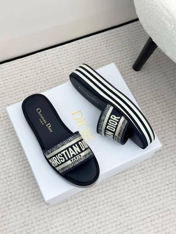 Dior шлепанцы артикул 148005CN в интернет-магазине «GLOBESTYLE»