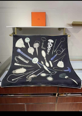 Hermes платок артикул 743426VG в интернет-магазине «GLOBESTYLE»