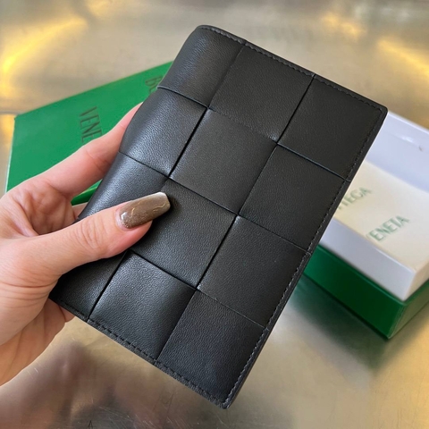 Bottega Veneta обложка на паспорт 443292II в GLOBESTYLE