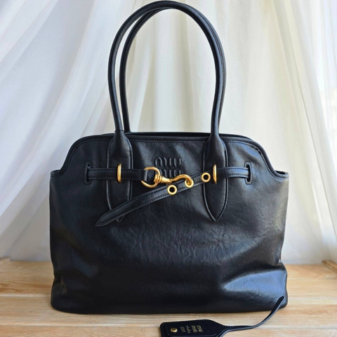 Miu Miu сумка артикул 425617PF в интернет-магазине «GLOBESTYLE»