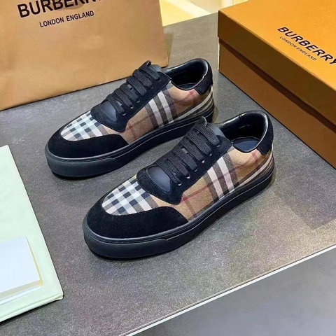 Burberry кроссовки артикул 785884YB в интернет-магазине «GLOBESTYLE»