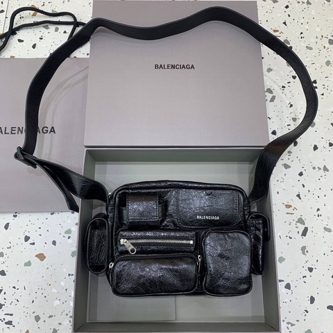Balenciaga Camera Bag Mini сумка артикул 746668OR в интернет-магазине «GLOBESTYLE»