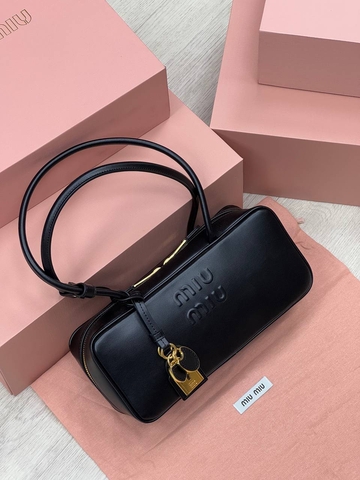 Miu Miu сумка артикул 589233KM в интернет-магазине «GLOBESTYLE»