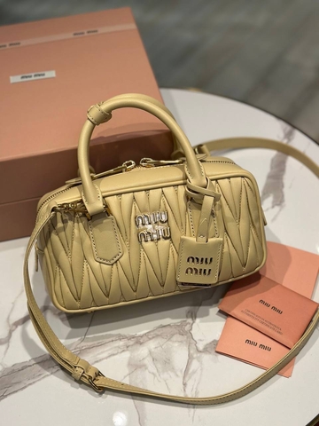Miu Miu Arcadie сумка 874478TK в GLOBESTYLE