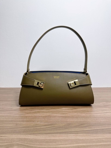 Salvatore Ferragamo сумка женские натуральная кожа зеленые люкс 734247LA